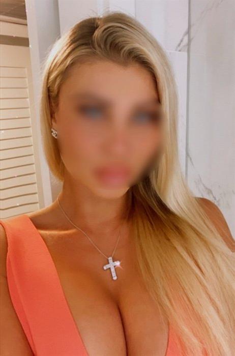 Karolina E, sesso in Trieste id4900